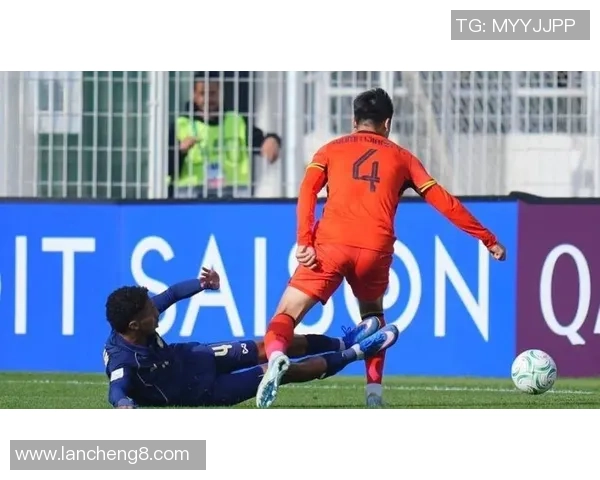 足总杯精彩对决切尔西与多特蒙德战平乌龙球引发争议判罚热议